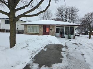 2 Rideau Cres, Hamilton, ON L8T2S9