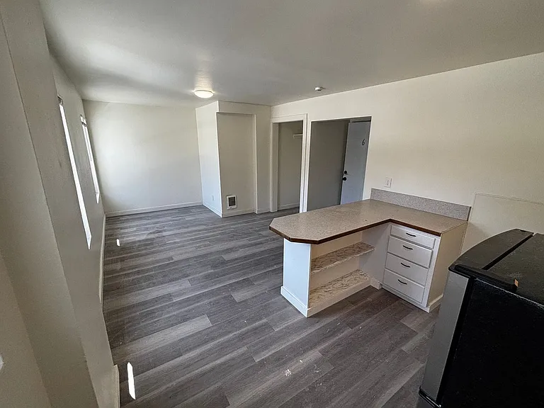 525 S Main St — Photo 31