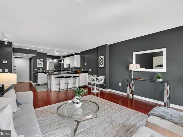 1015 33rd St NW APT 409, Washington, DC 20007
