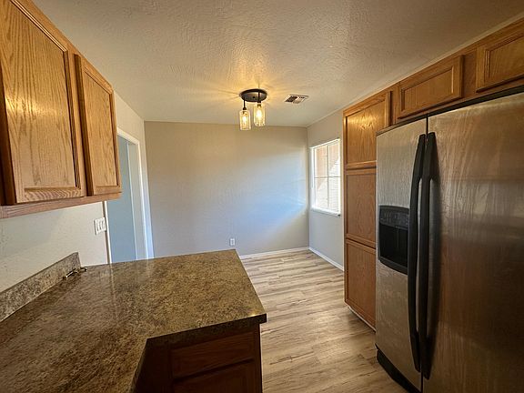 5th image of 1126 N Brown Ave