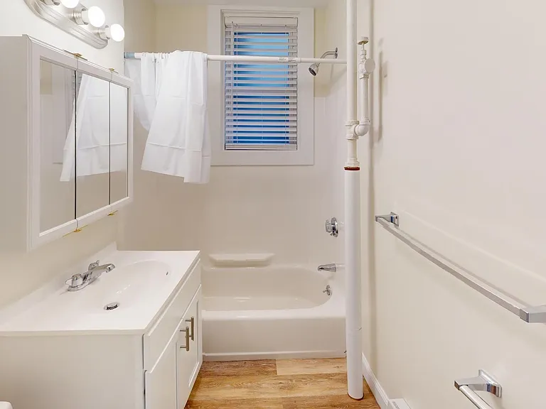1632 Commonwealth Ave — Photo 4