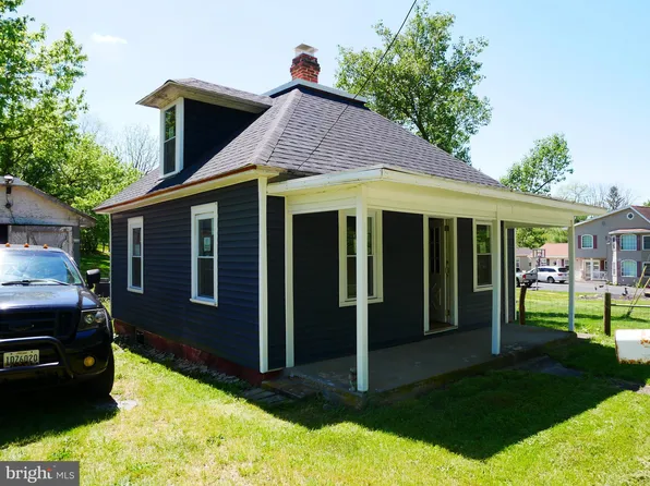 19633 Old Forge Rd, Hagerstown, MD 21742