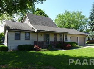 2109 Sierra Dr, Pekin, IL