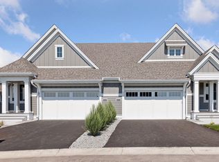 45 Spring Farm Rd, North Oaks, MN 55127