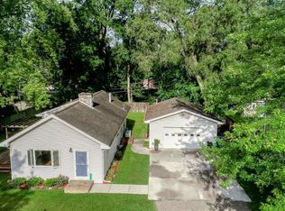 9109 Forest Rd, Whitmore Lake, MI 48189