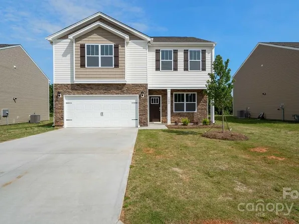 80 Ashelyn Park Dr, Fletcher, NC 28732