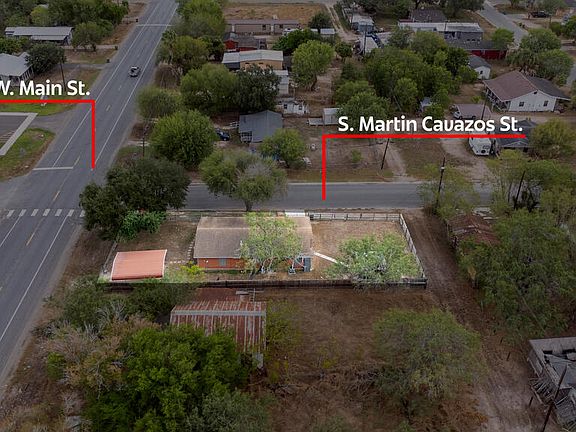 4th image of 411 W Main St