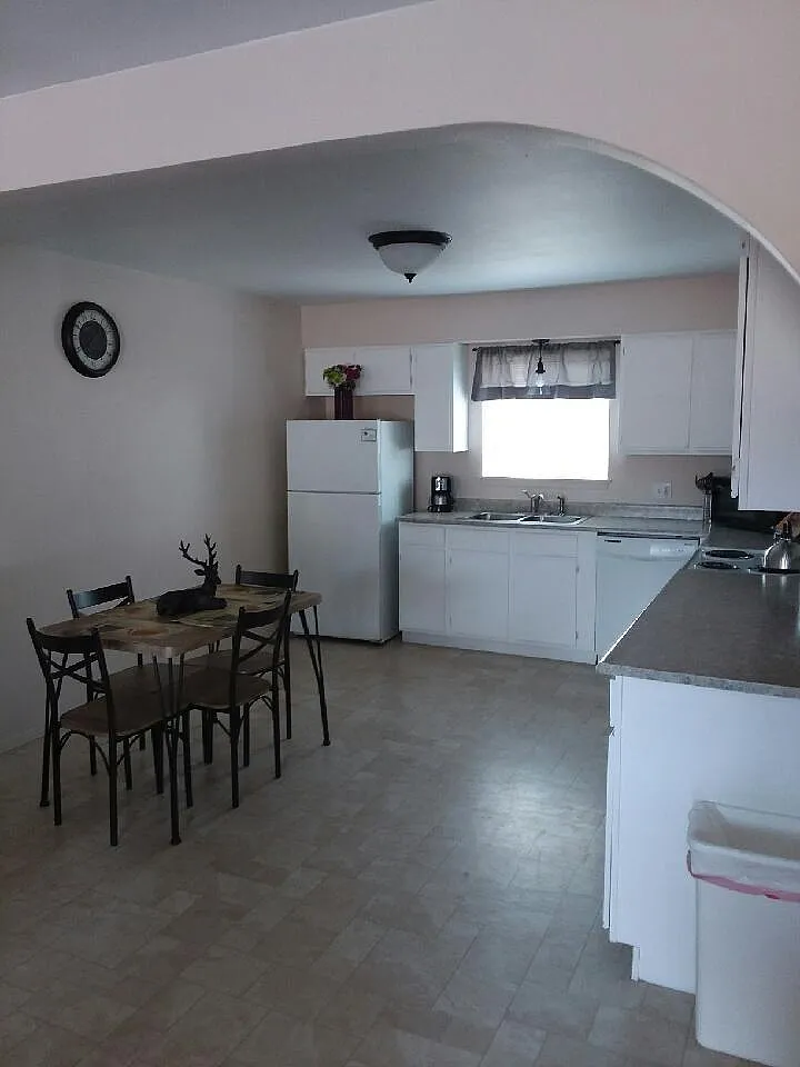 1429 Atchison Avenue — Photo 2