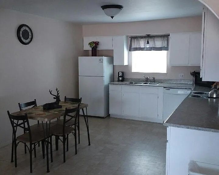 1429 Atchison Ave — Photo 2