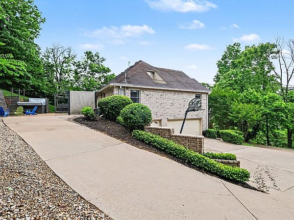3rd image of 406 Hicks Rd