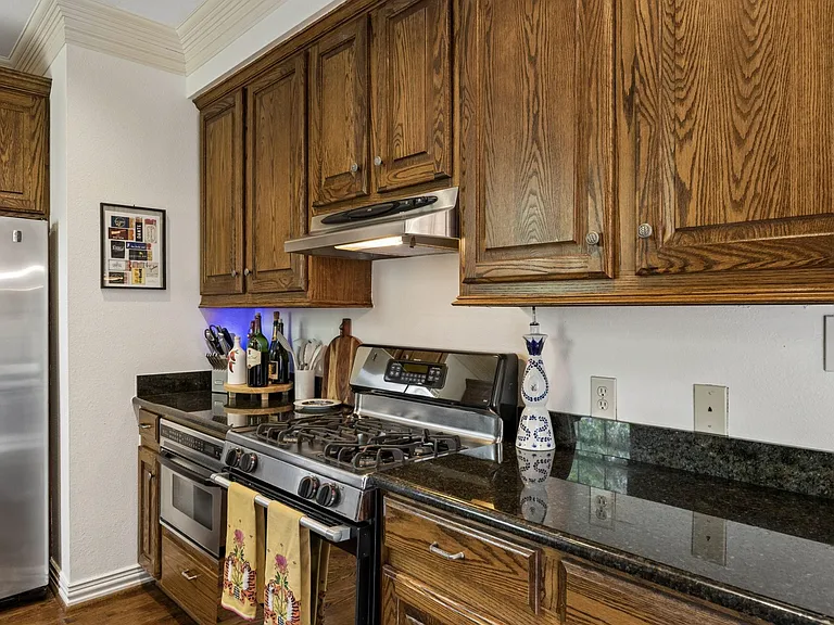 3101 Rosedale Ave #D — Photo 8