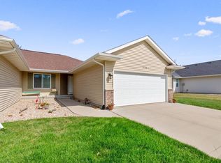 3129 Blackberry Cir SW, Cedar Rapids, IA 52404
