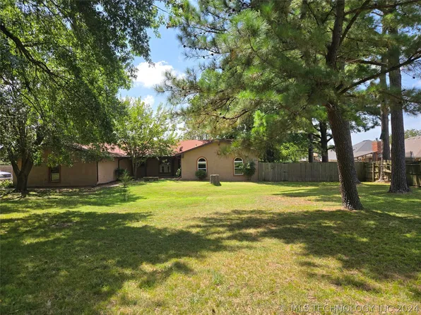 1133 E Reynolds Rd, McAlester, OK 74501