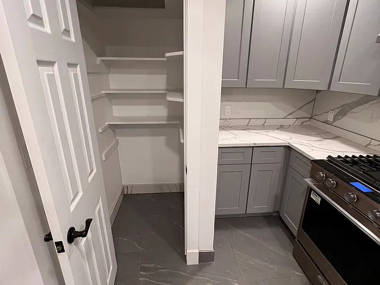 689 Main St #2 — Photo 4