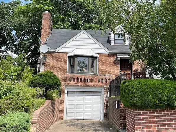 8153 Utopia Pkwy, Jamaica, NY 11432