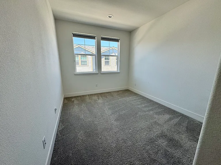 3551 Teeling Way — Photo 11