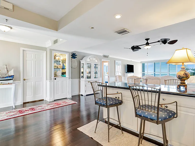 100 Beach Rd #903 — Photo 15