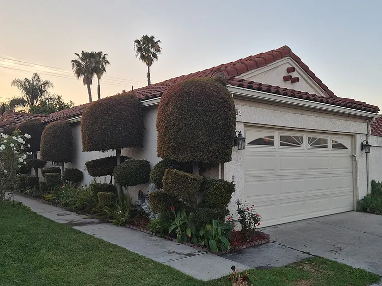 duplex -shared garage
