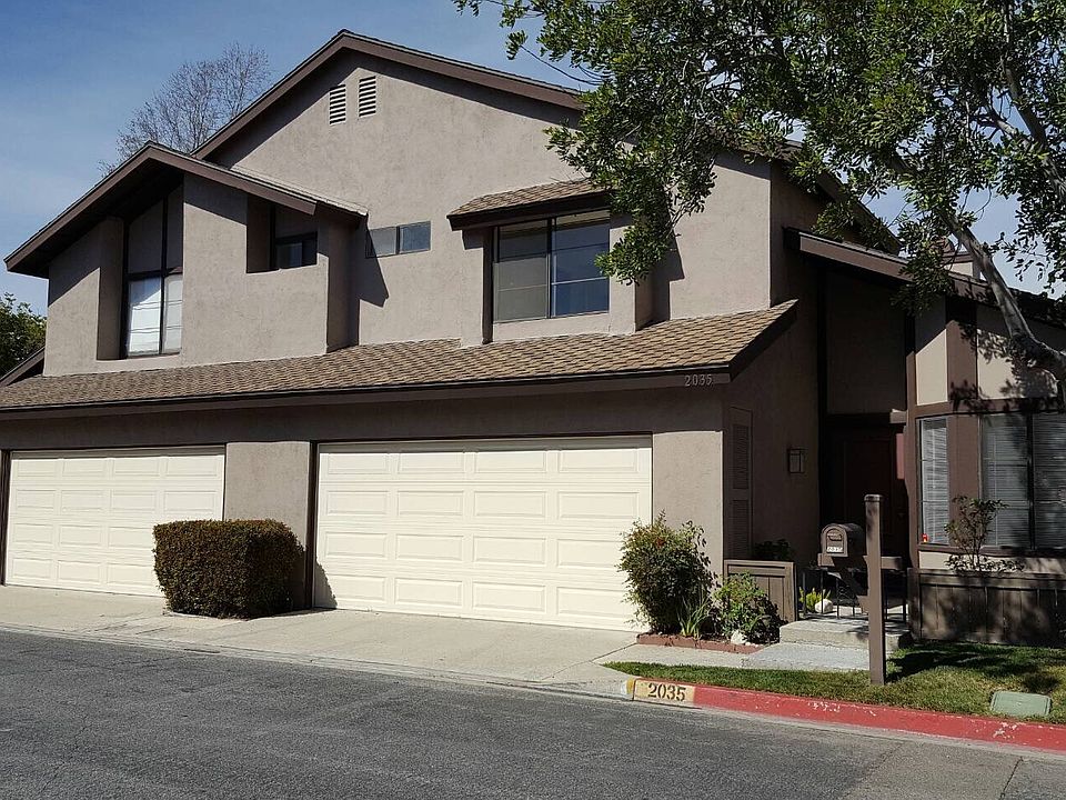 FRONT OF THE HOUSE