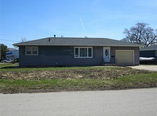 1105 Eleanor Dr, Waterloo, IA 50701