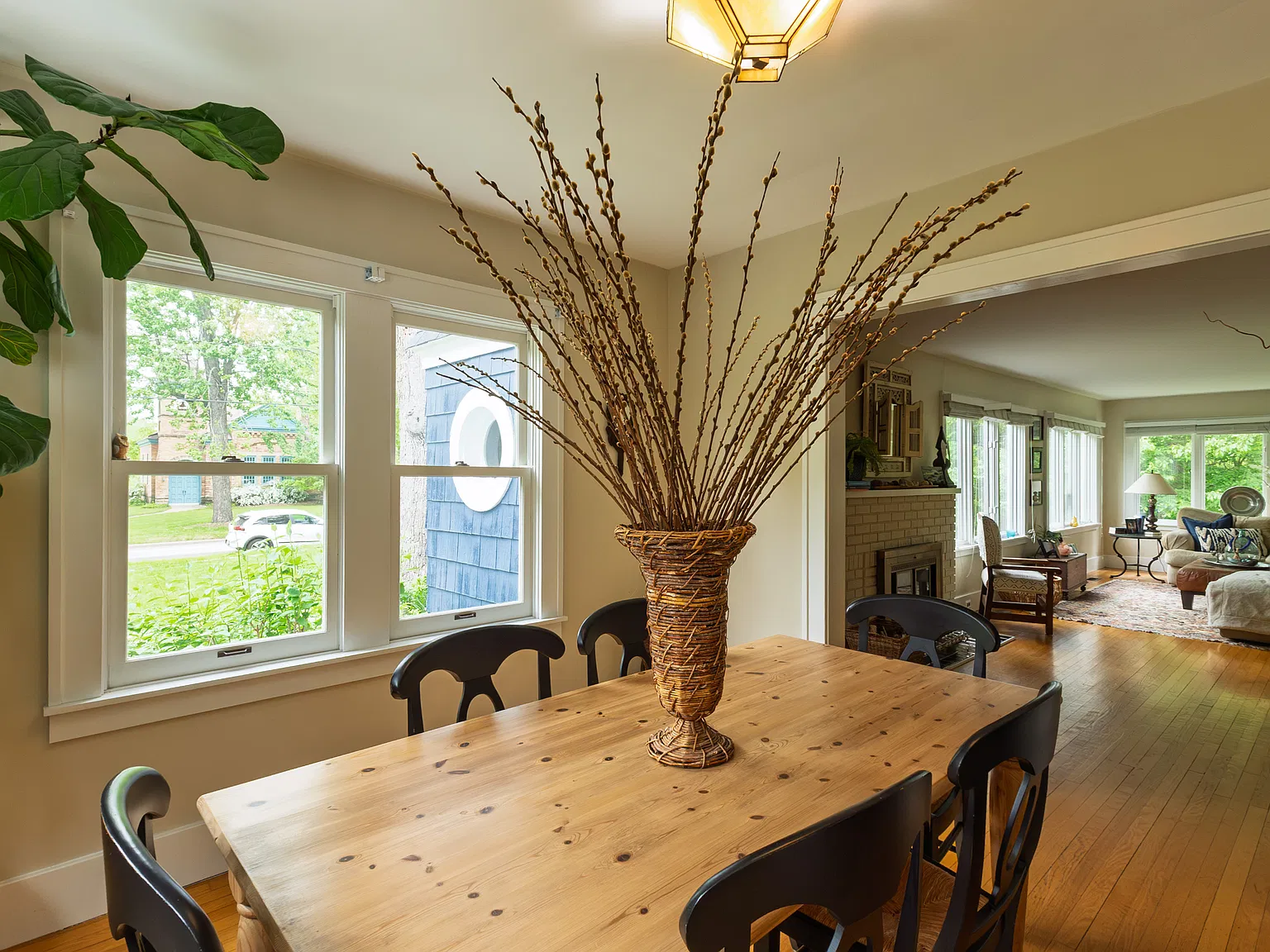 3 bed, 1957 sqft, $2,500 — Photo 3