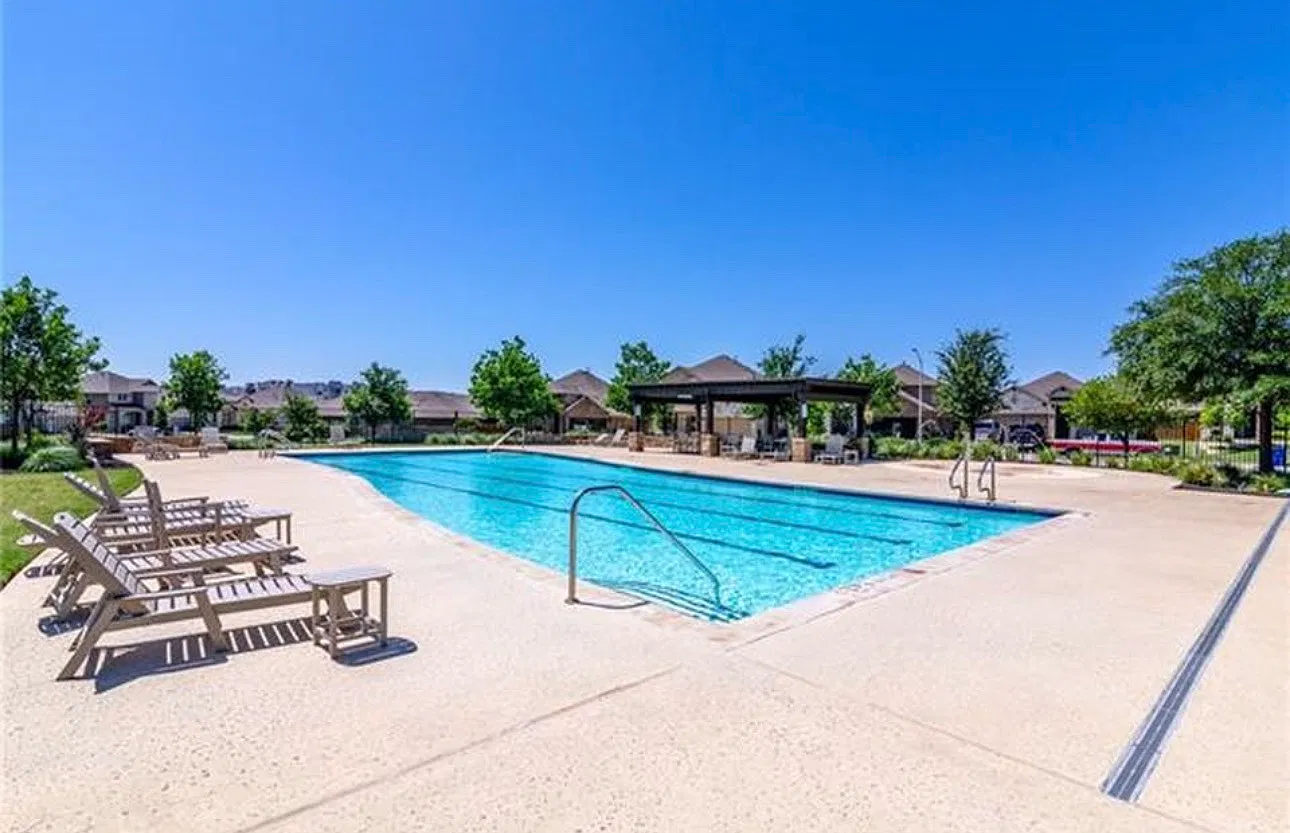 5 bed, 3238 sqft, $3,250 — Photo 2