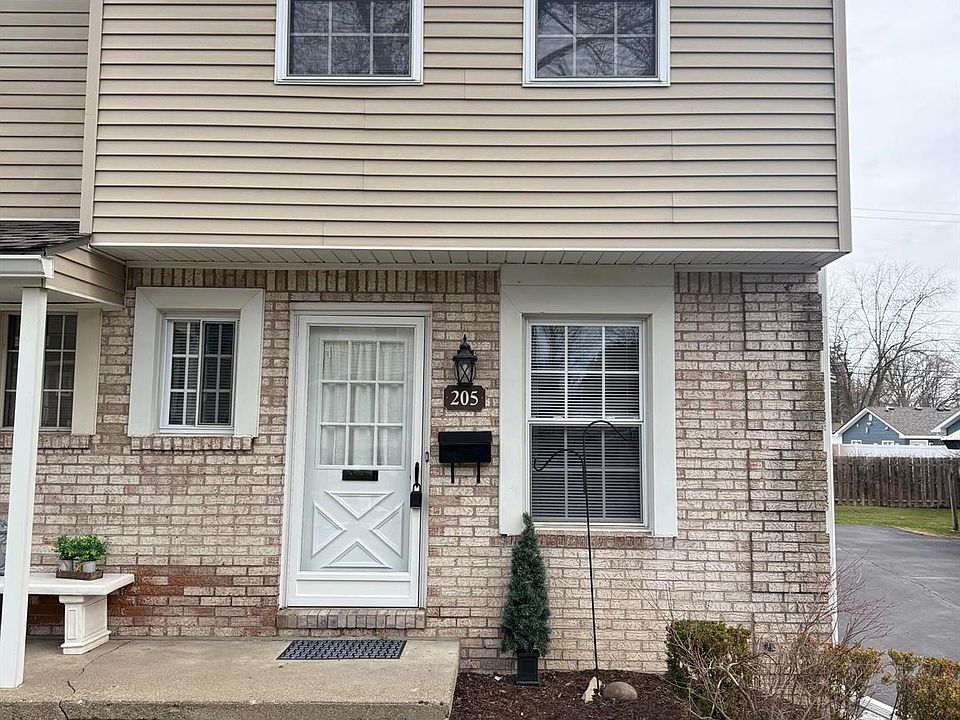 1st image of 205 River Oaks