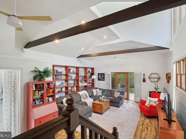 251 Woodlawn Ave, Collingswood, NJ 08108