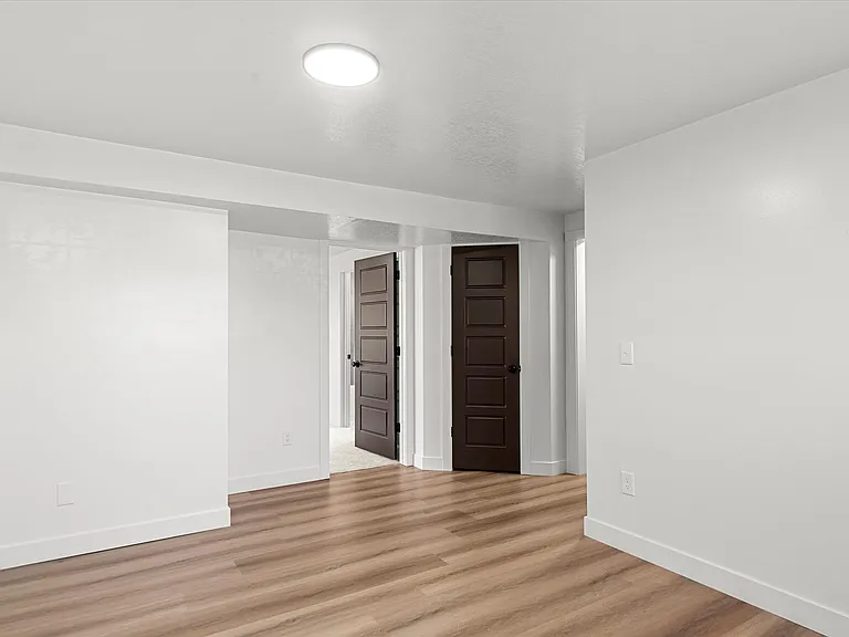 2164 N 1450 E — Photo 14