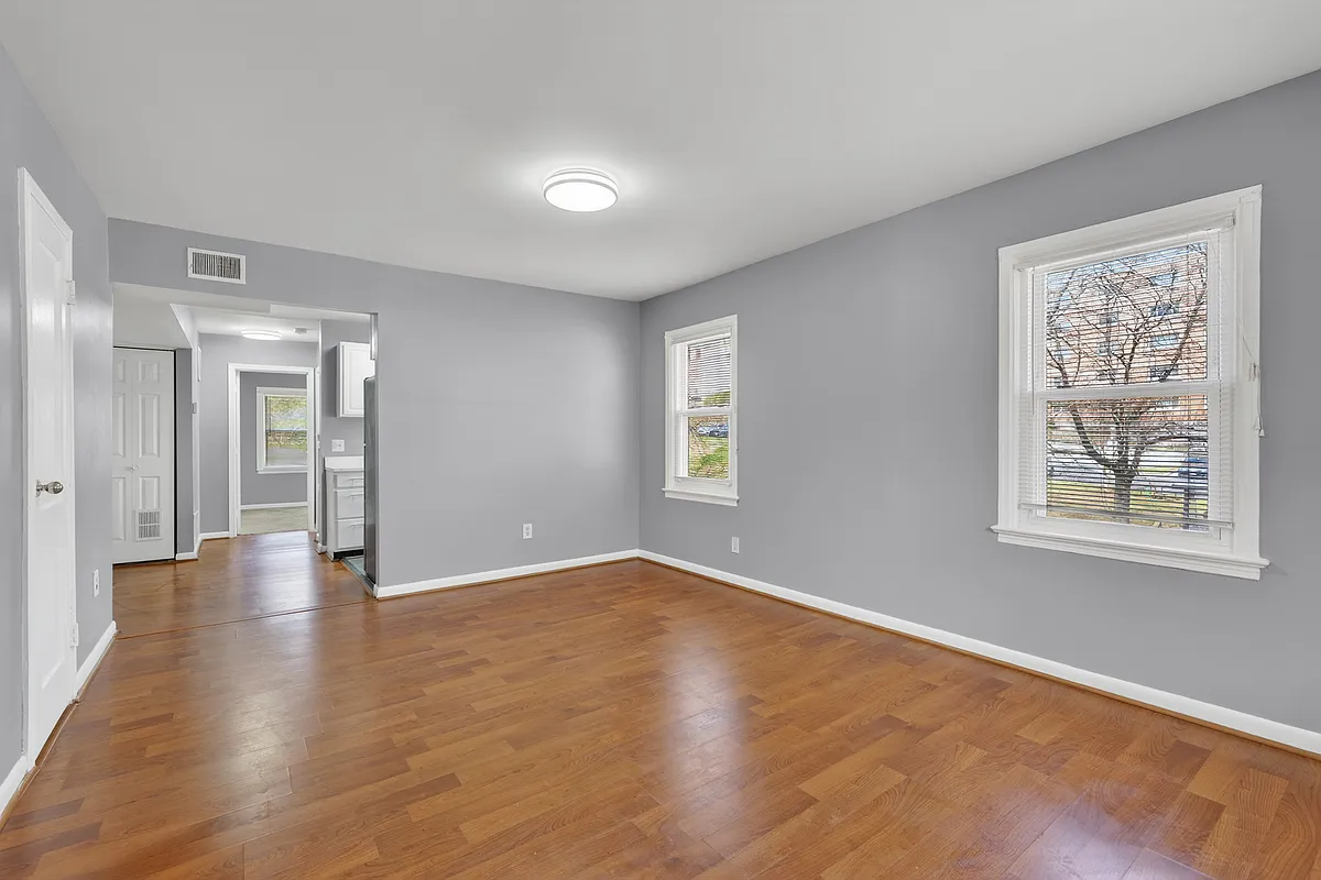 Building Photo - 8216 Nolte Ave #1
