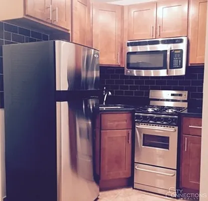 Rented by City Connections Realty | media 7
