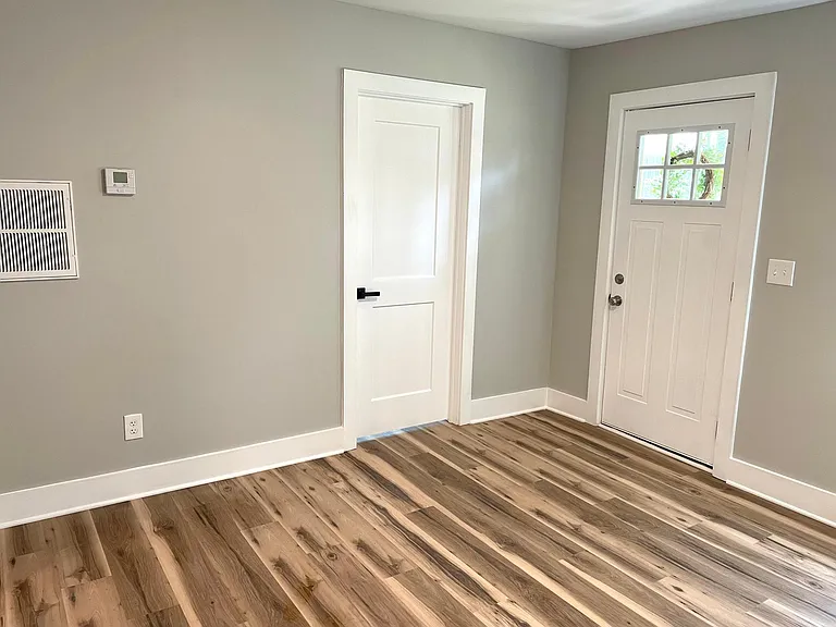 1614 Martin Ave — Photo 9