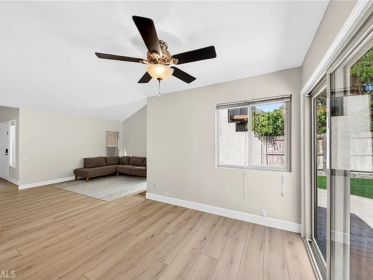 10728 Portobelo Dr — Photo 6