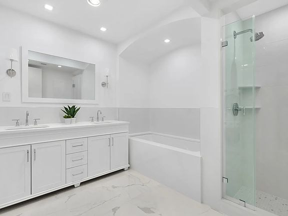 5th image of 43 W 64th St #3B