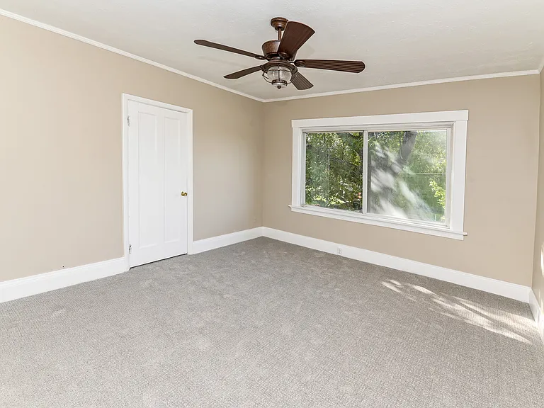 3634 Amberson Ave — Photo 24