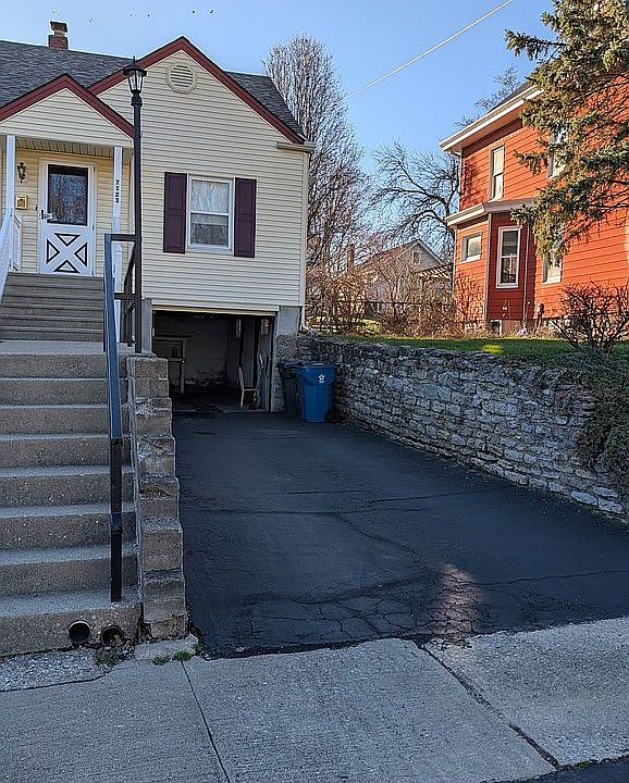 2nd image of 7123 Maple Ave