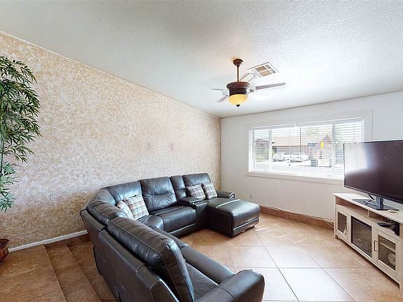4th image of 4396 S Boxwood Ave