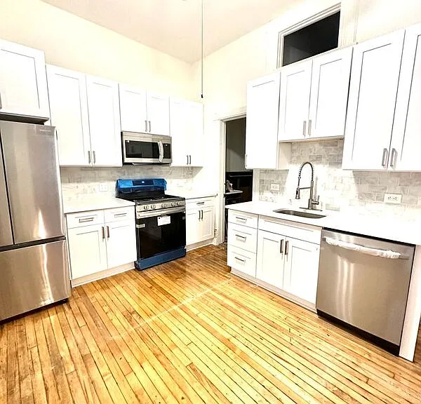1656 S Throop St #1R — Photo 2
