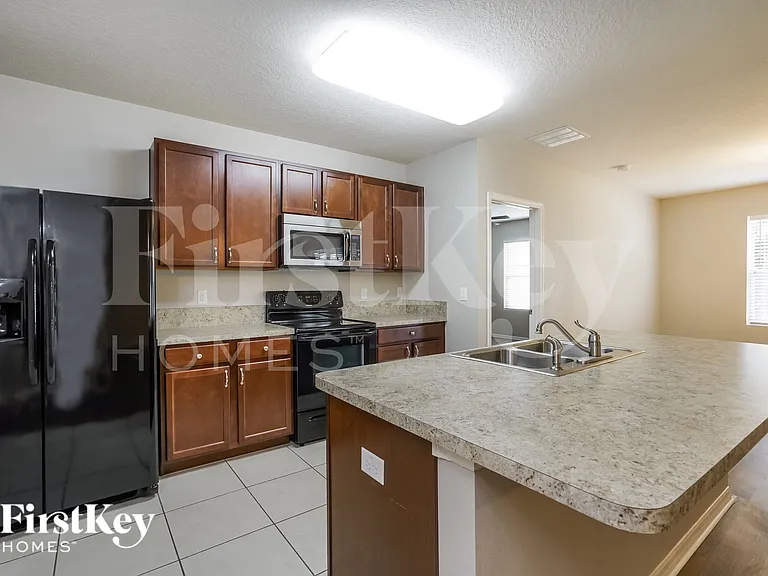 16736 Citrus Pkwy — Photo 6