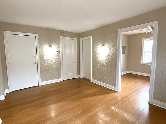 2nd image of 1712 N Indiana Ave #1718-5
