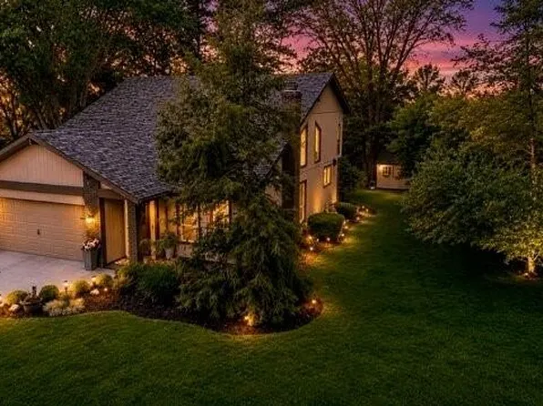 17101 Rabbit Run Dr, Strongsville, OH 44136