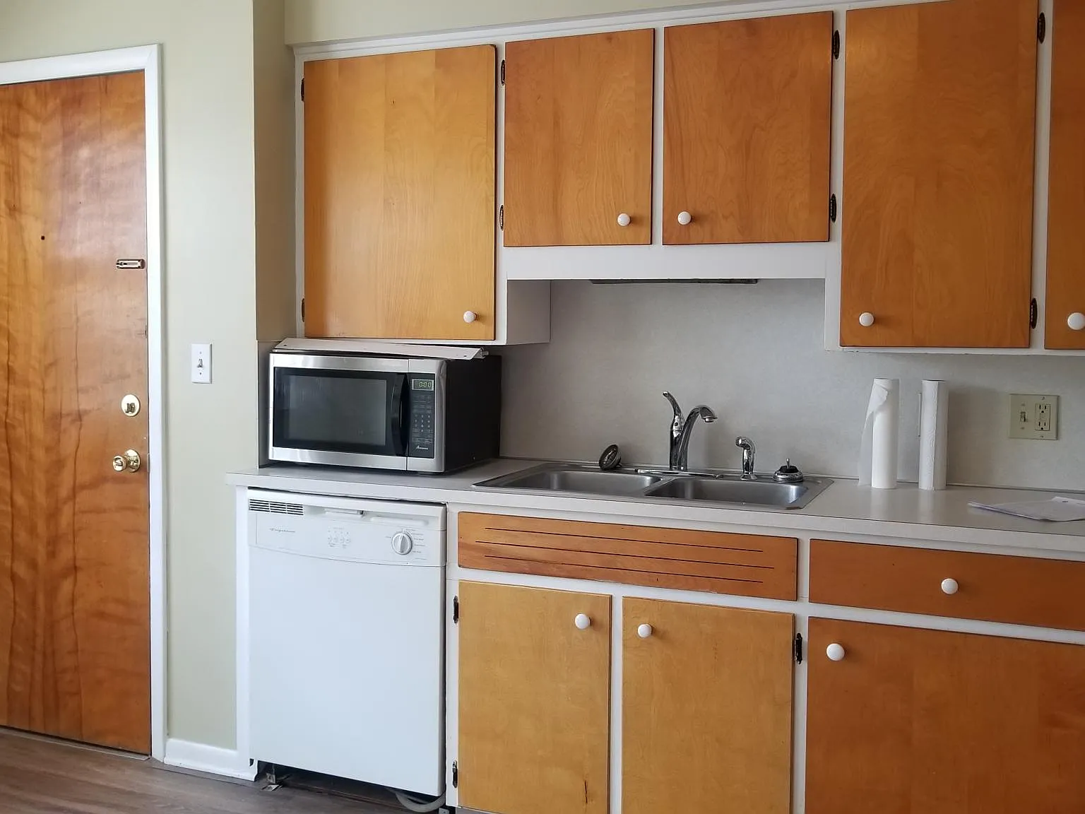 2 bed, 1000 sqft, $1,450 — Photo 3