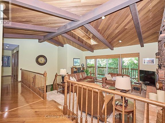 4th image of 38 Melrose Dr
