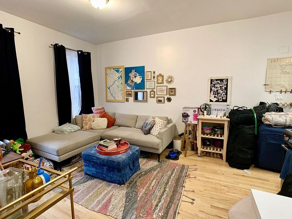 1st image of 405 W 45th St #2B1