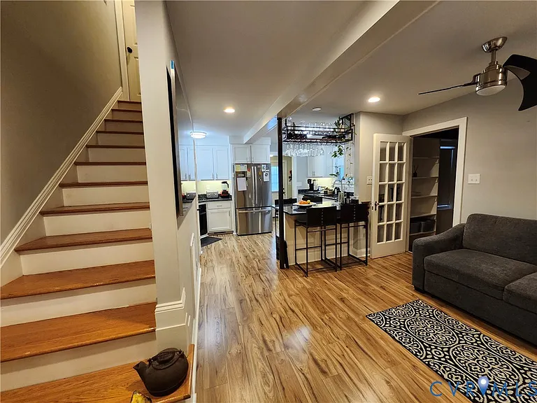 501 Pelham Dr — Photo 2