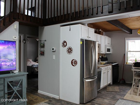 3rd image of 167 Dorchester Dr