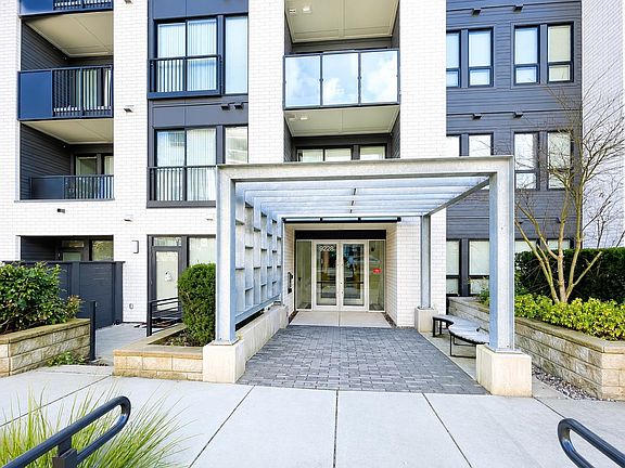 4th image of 9228 Slopes Mews #201