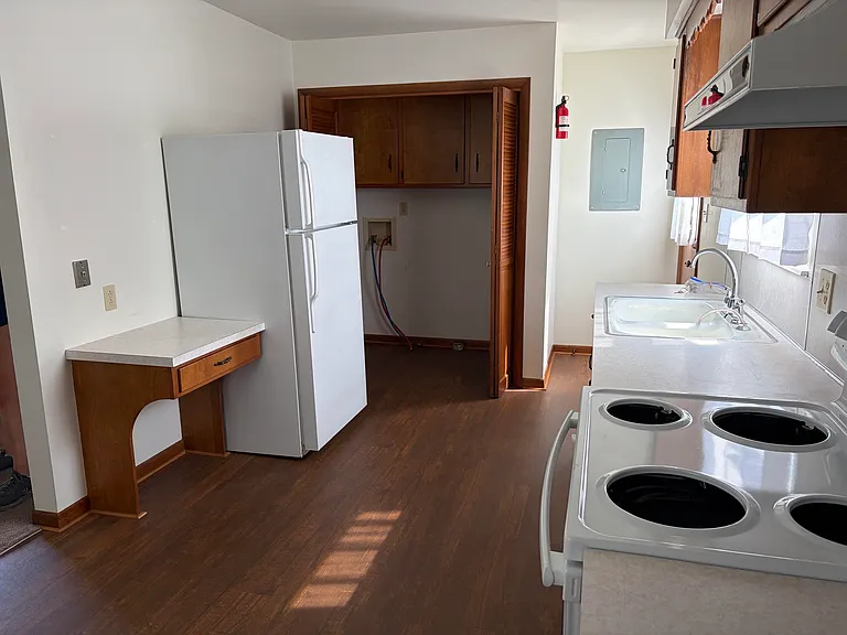 28071 Schriber St #B — Photo 5
