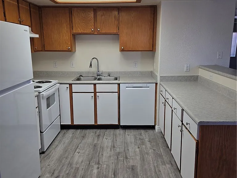 6553 McRae Ave #201 — Photo 12