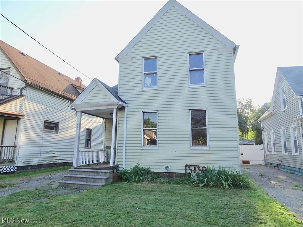 2186 W 81st St photo 1